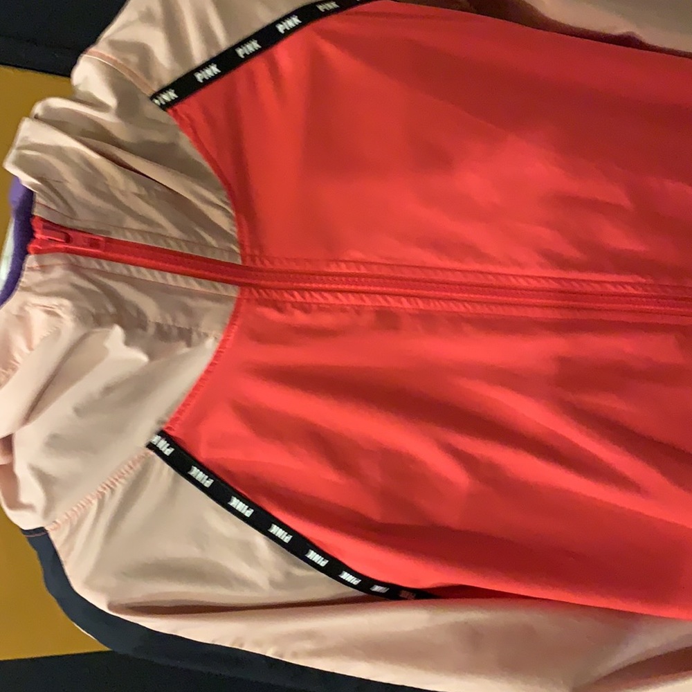 Pink windbreaker - Picture 2 of 3